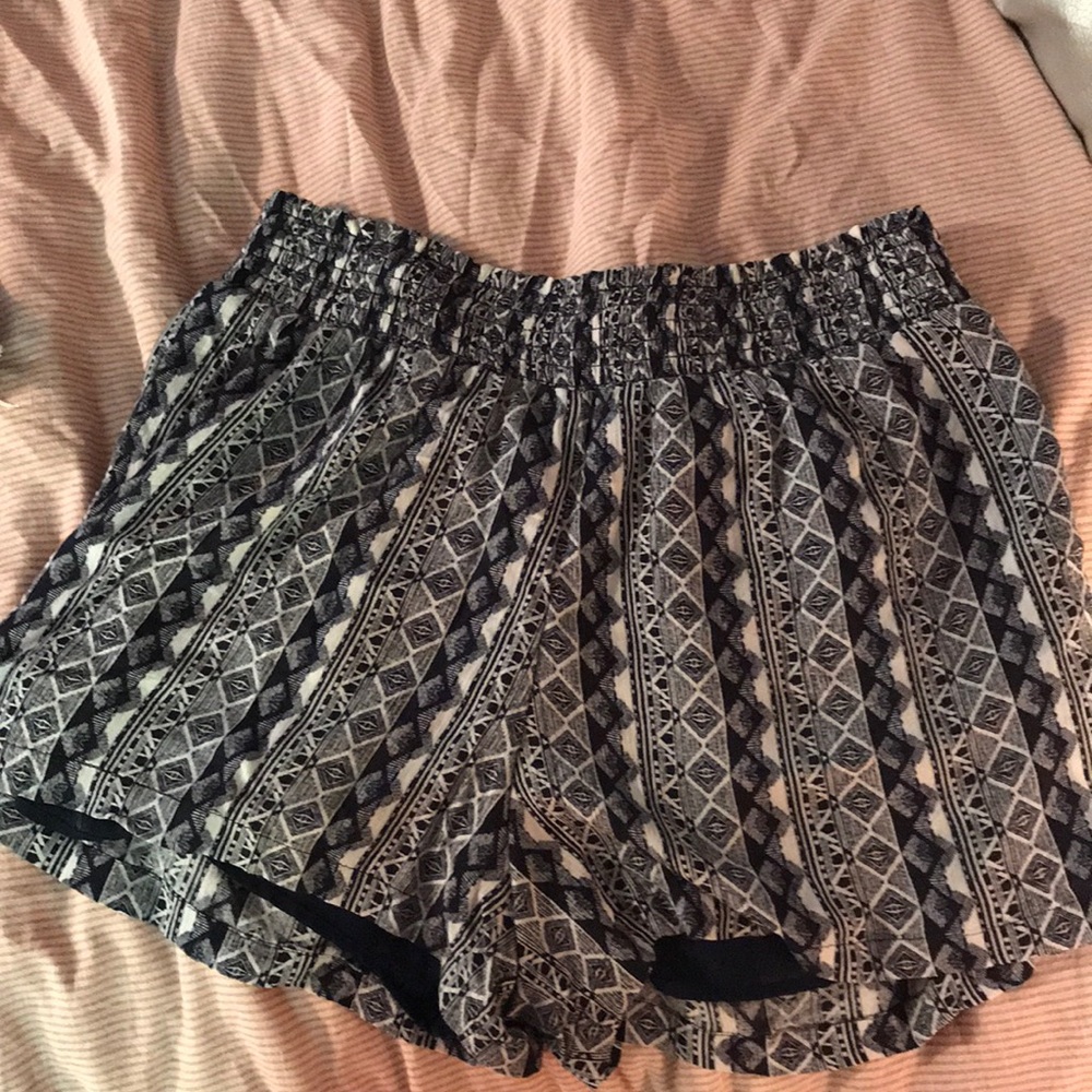 knox rose pattered shorts